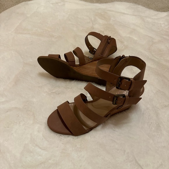 Sandals - Picture 3 of 3